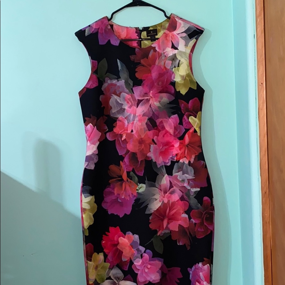 I’m Selling a Worthington brand  Flowery dress